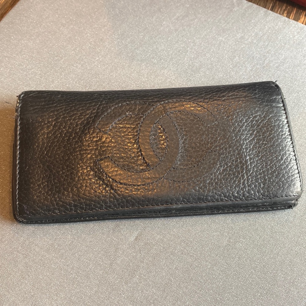 🖤 vintage Chanel wallet